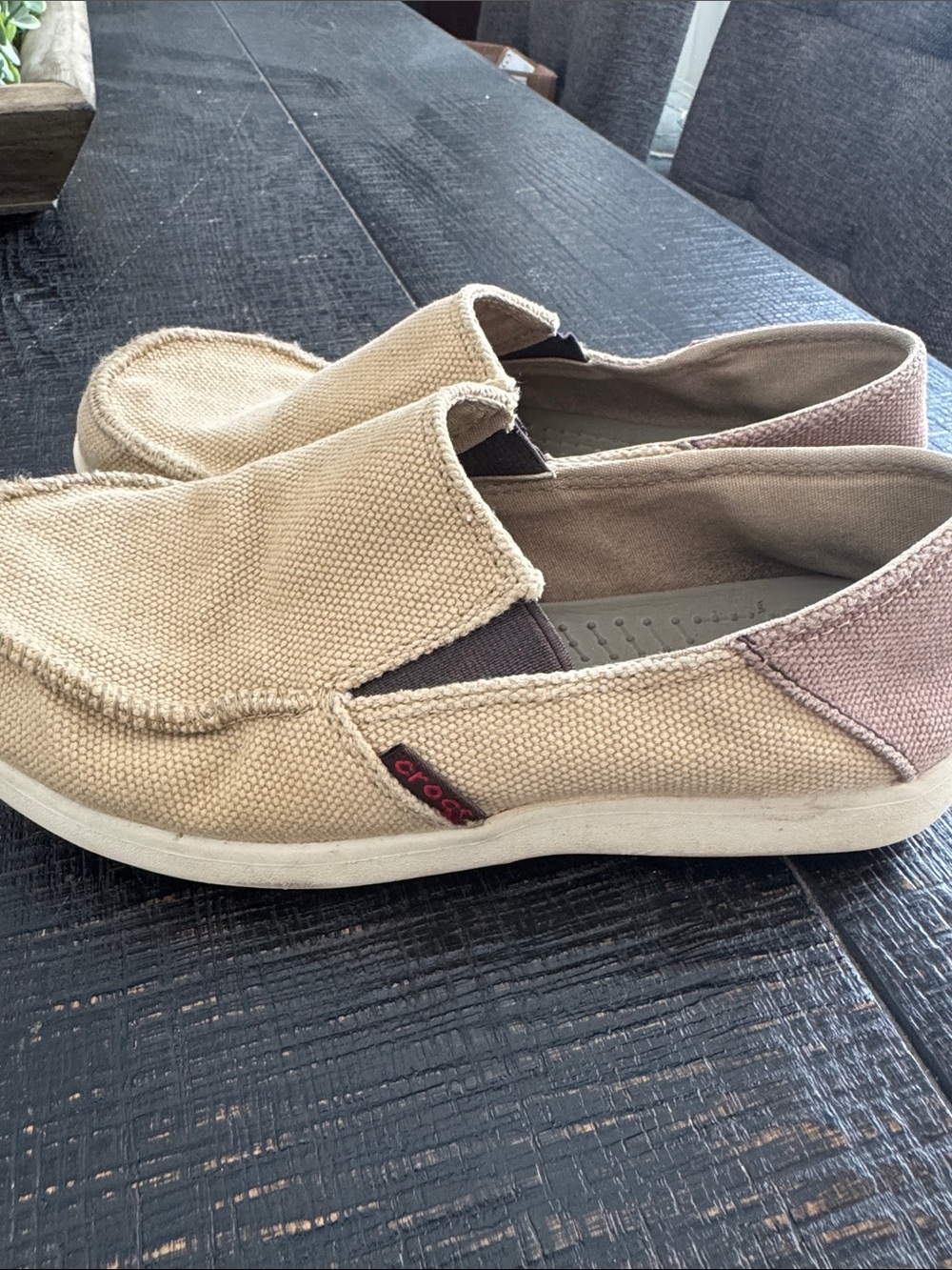 CROCS Kid’s Beige Canvas Slip-On Loafers size 4Y